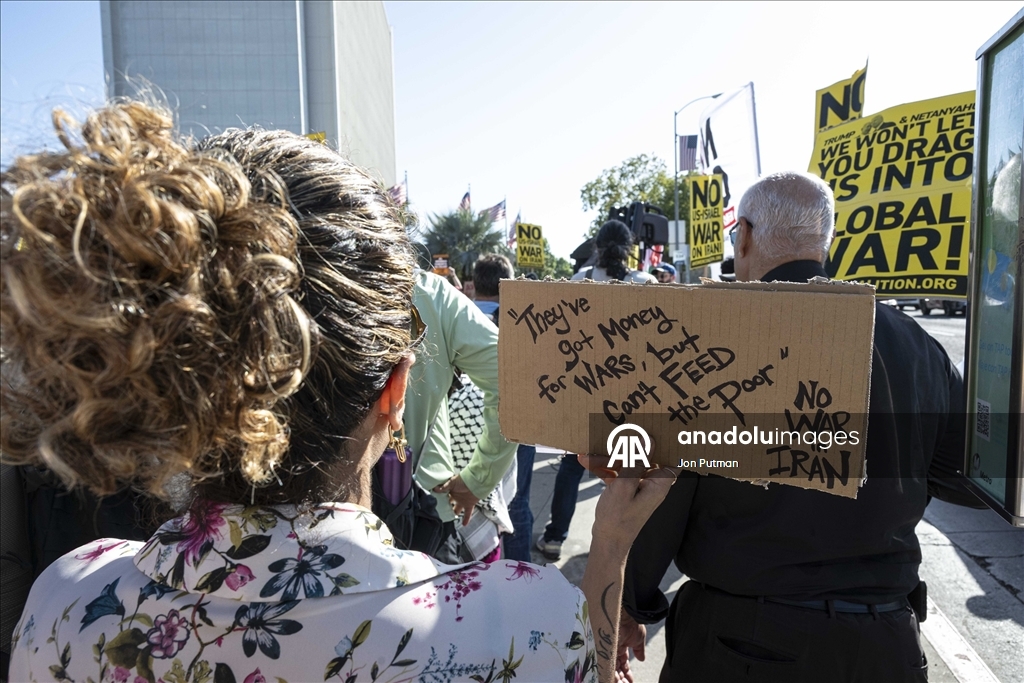 Los Angeles'te İran'la savaşa hayır protestosu düzenlendi 2