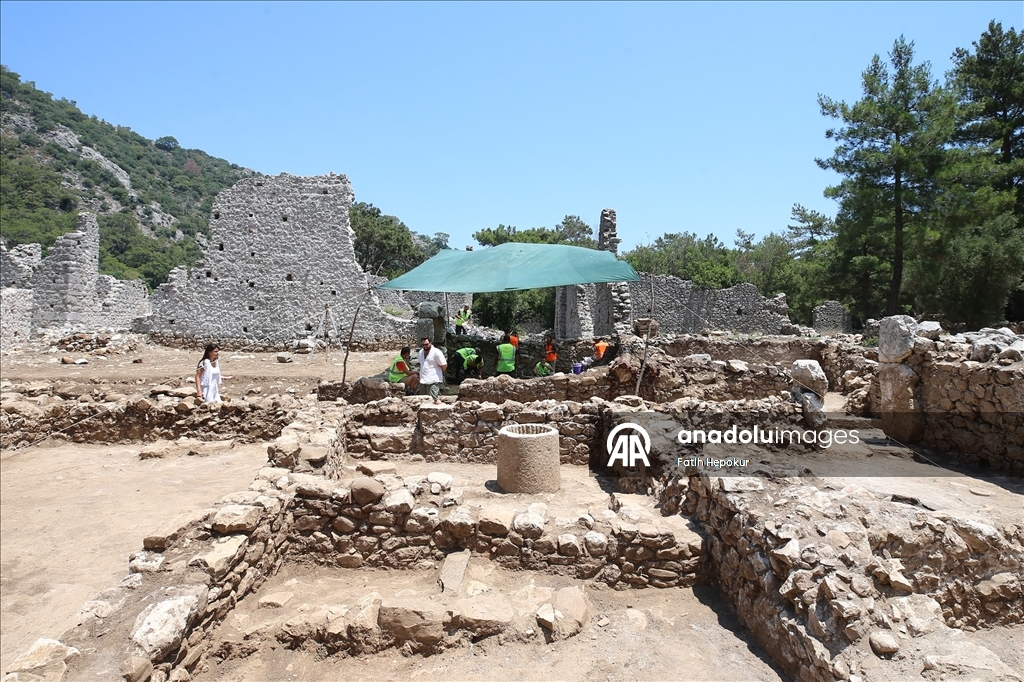 Olympos Antik Kenti'nde tarihe ışık tutan yeni mozaikler bulundu 2