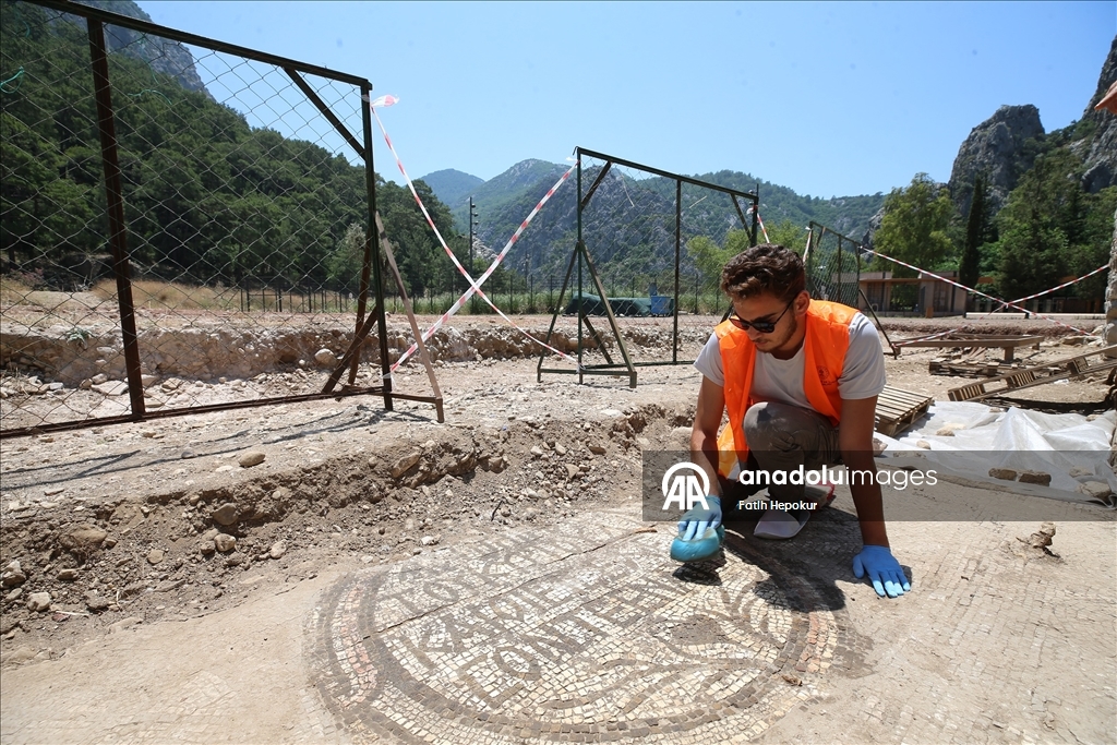 Olympos Antik Kenti'nde tarihe ışık tutan yeni mozaikler bulundu 4