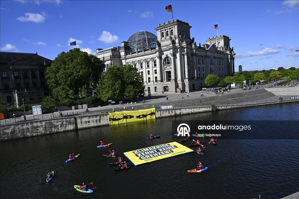 Greenpeace провела акцию по случаю Всемирного дня беженцев