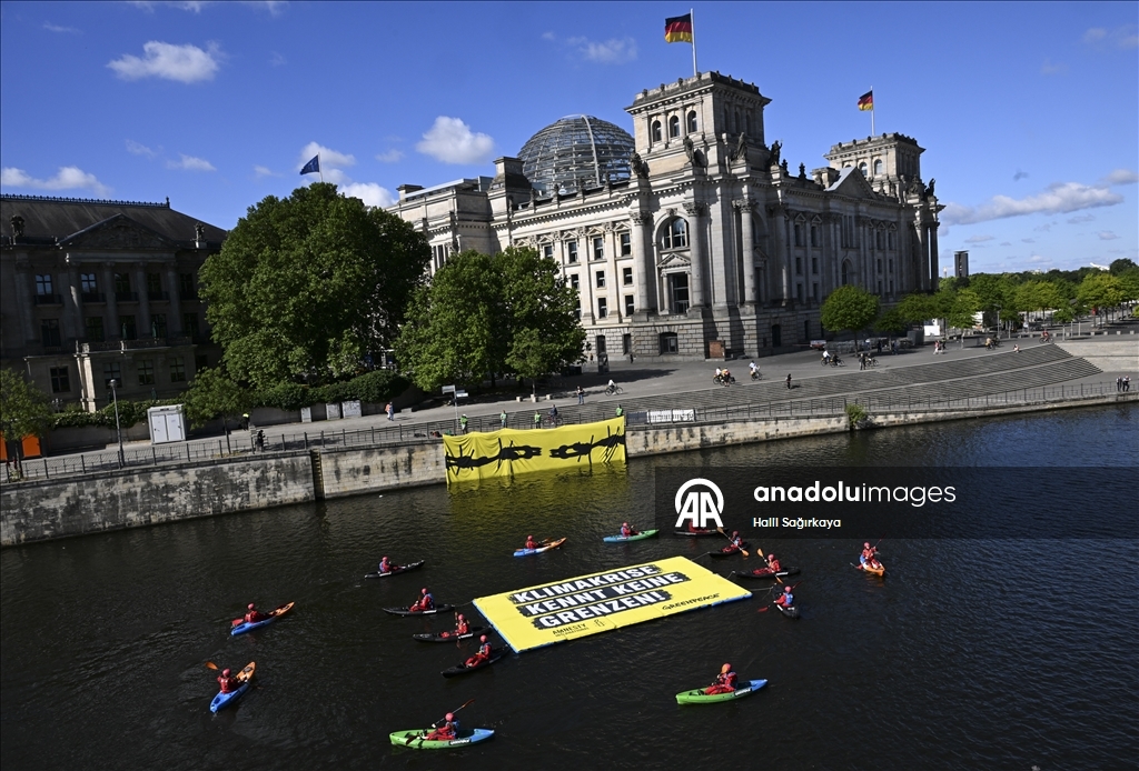 Greenpeace провела акцию по случаю Всемирного дня беженцев