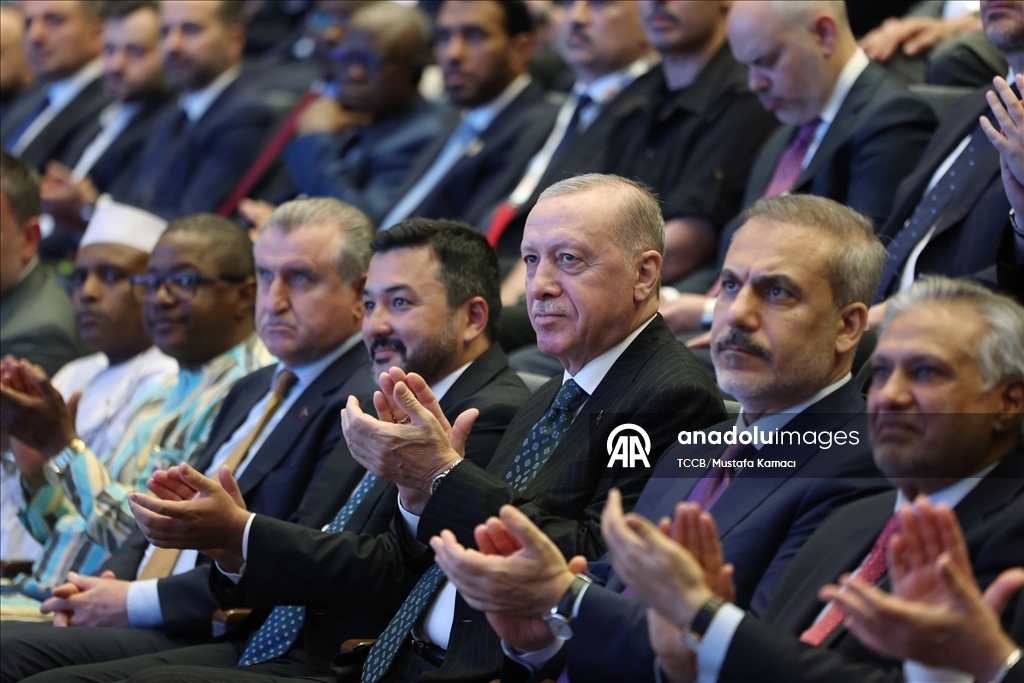 Cumhurbaşkanı Erdoğan, "İslam İşbirliği Teşkilatı Gençlik Forumu"na katıldı