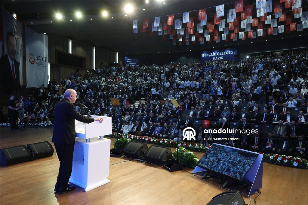 Cumhurbaşkanı Erdoğan, "İslam İşbirliği Teşkilatı Gençlik Forumu"na katıldı
