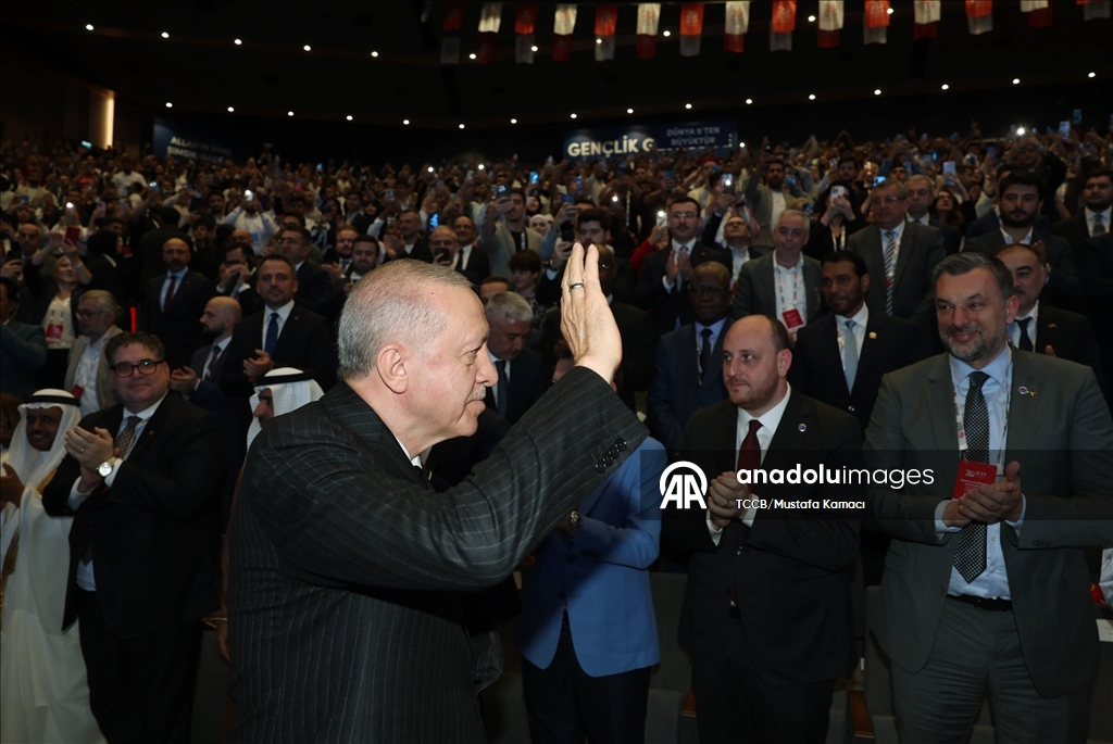 Cumhurbaşkanı Erdoğan, "İslam İşbirliği Teşkilatı Gençlik Forumu"na katıldı