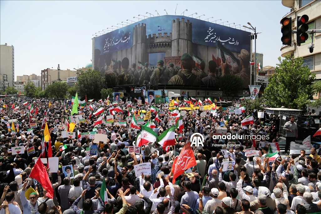 Iranians protest Israeli attacks following Friday prayers
