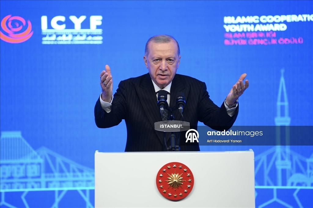 Cumhurbaşkanı Erdoğan, "İslam İşbirliği Teşkilatı Gençlik Forumu"na katıldı