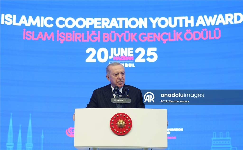 Cumhurbaşkanı Erdoğan, "İslam İşbirliği Teşkilatı Gençlik Forumu"na katıldı