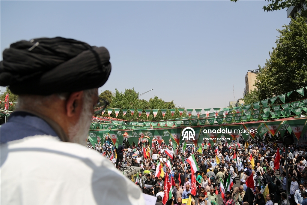 Iranians protest Israeli attacks following Friday prayers