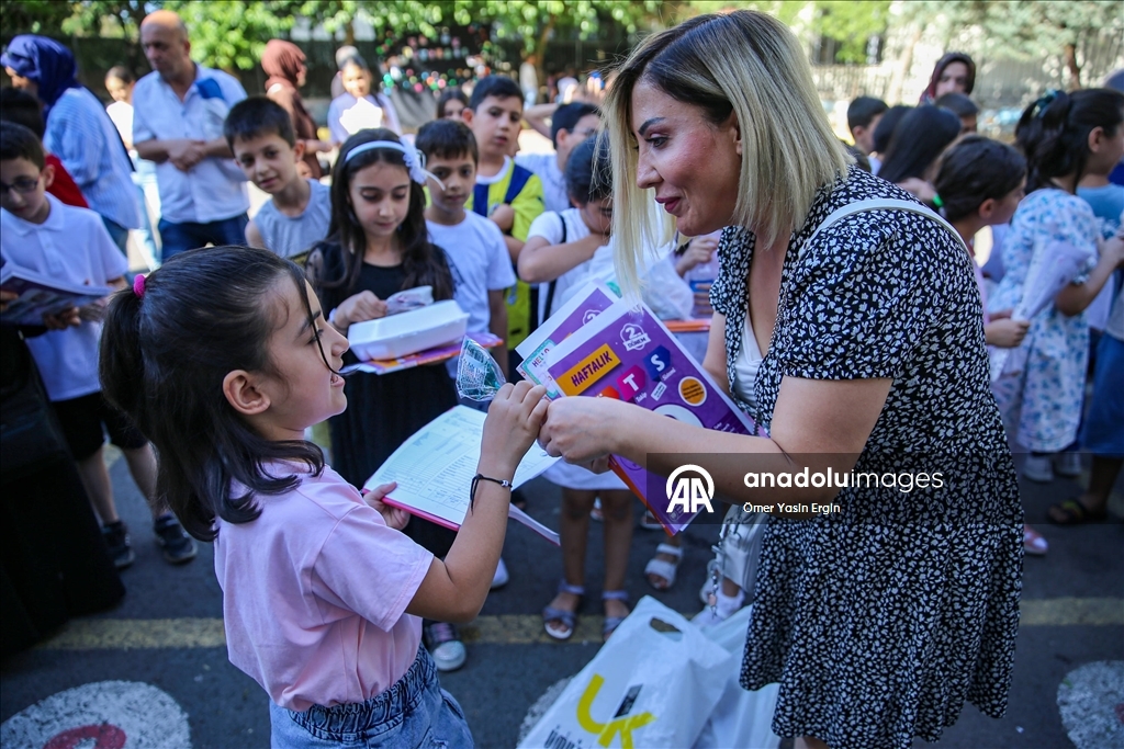Okullarda karne heyecanı