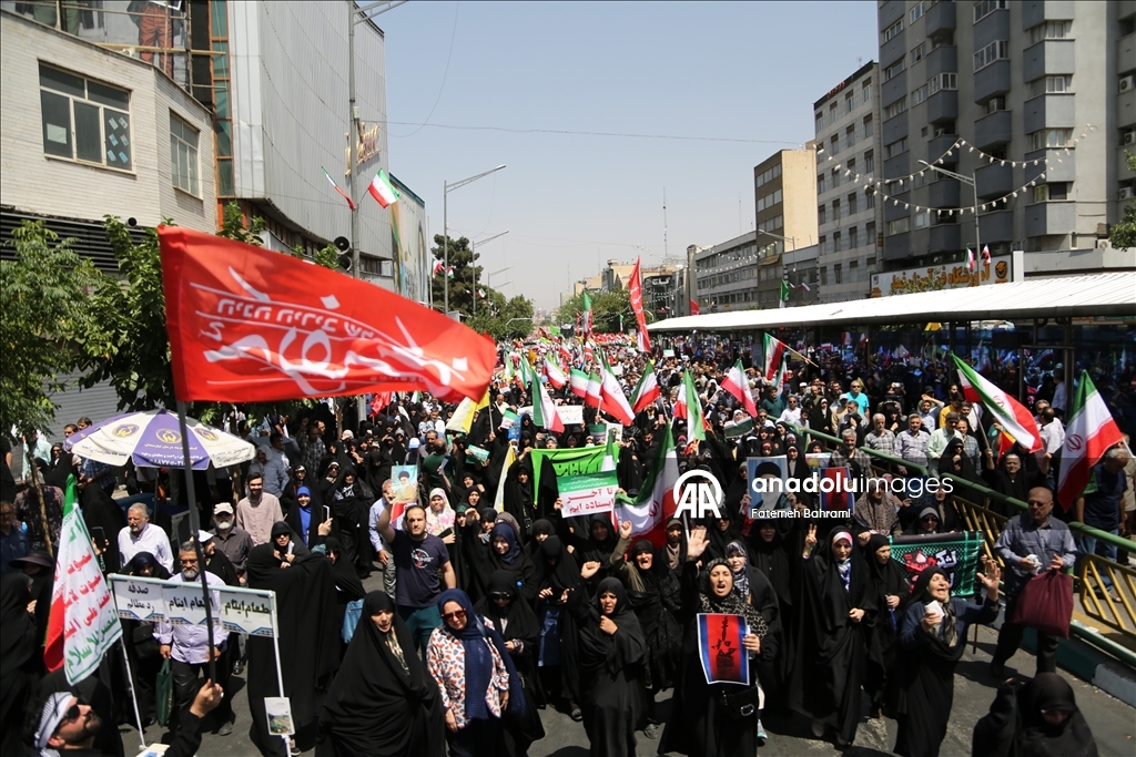 Iranians protest Israeli attacks following Friday prayers