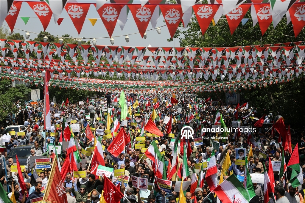 Iranians protest Israeli attacks following Friday prayers