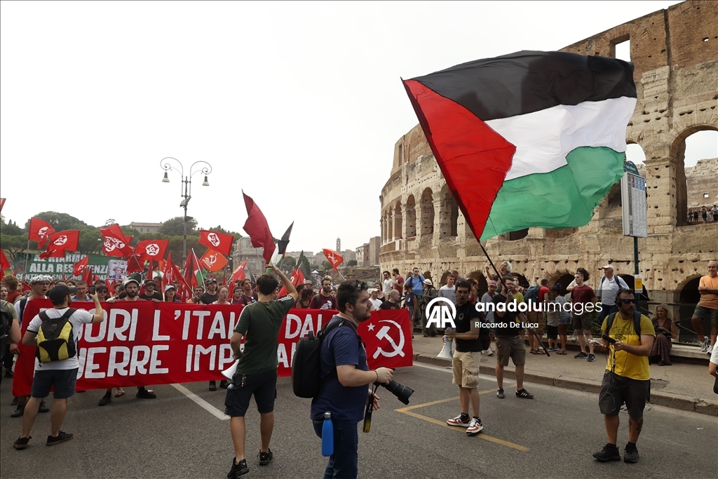 مظاهرات حاشدة في روما ضد هجمات إسرائيل بفلسطين والتسلح الأوروبي