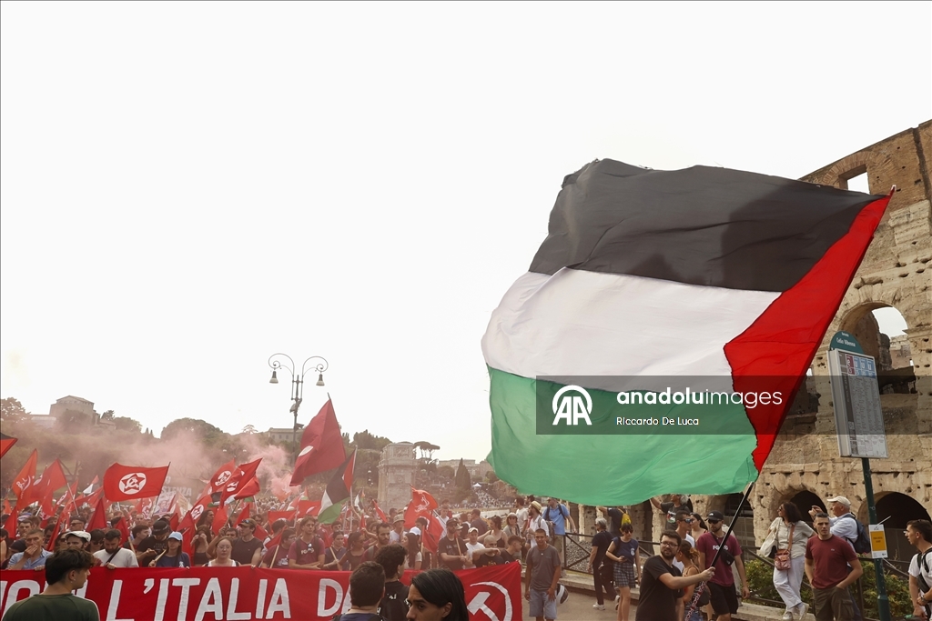 مظاهرات حاشدة في روما ضد هجمات إسرائيل بفلسطين والتسلح الأوروبي