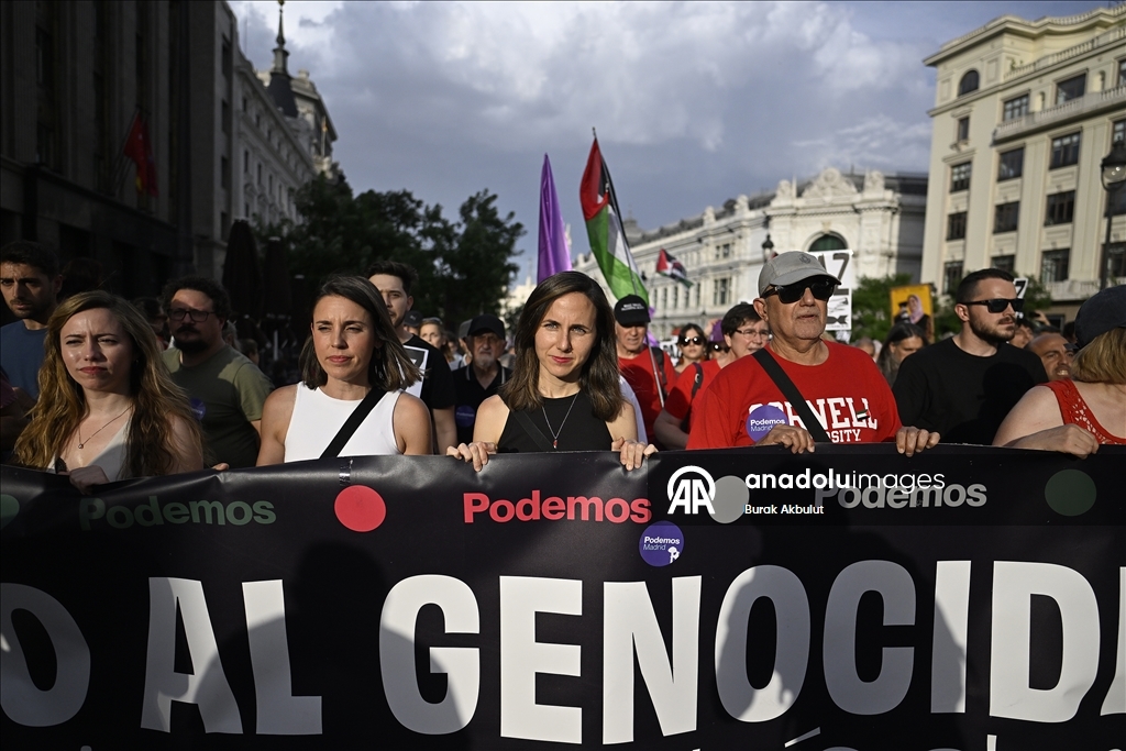 Madrid'de binlerce kişi, İsrail'in Gazze'de yaptığı soykırıma "dur" demek için yürüdü