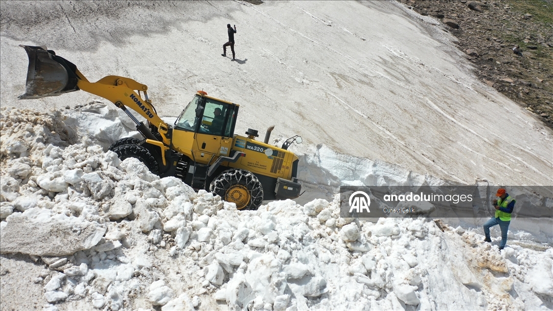 Kars'ta karla mücadele son yayla yolunun açılmasıyla tamamlandı
