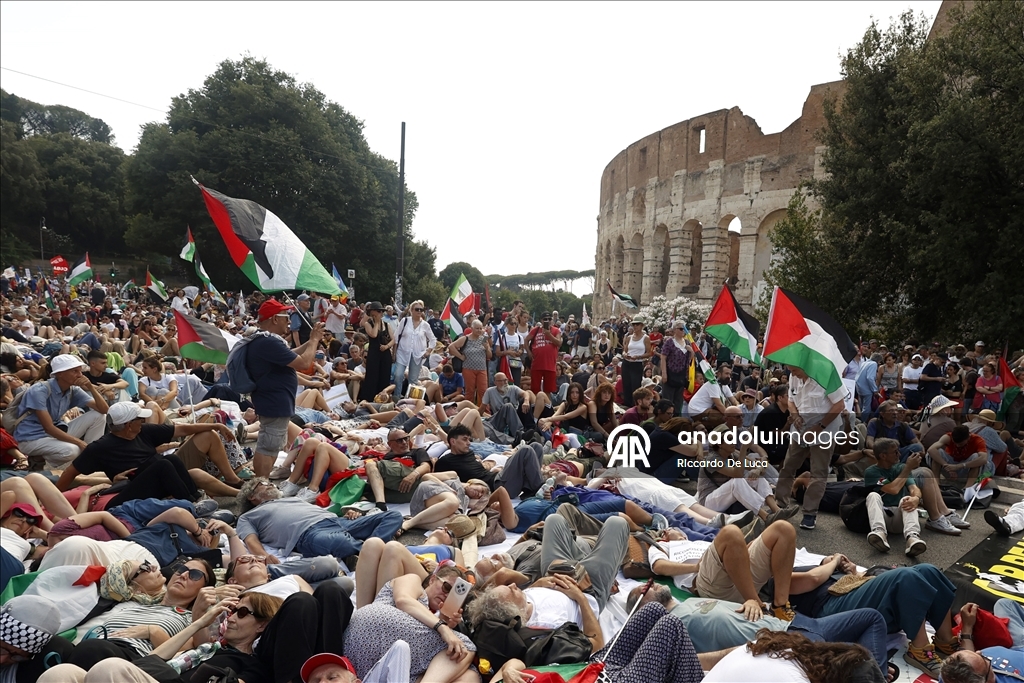 مظاهرات حاشدة في روما ضد هجمات إسرائيل بفلسطين والتسلح الأوروبي