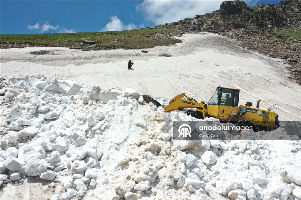 Kars'ta karla mücadele son yayla yolunun açılmasıyla tamamlandı