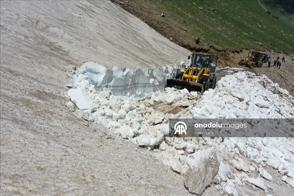Kars'ta karla mücadele son yayla yolunun açılmasıyla tamamlandı