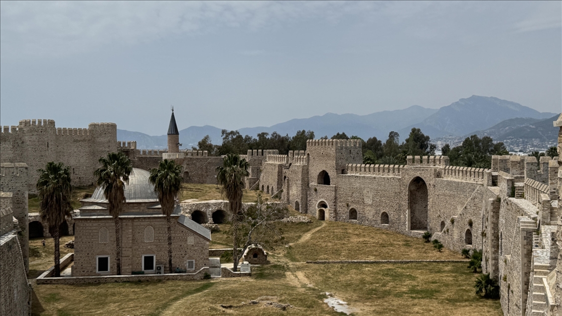 Tarih ve lezzetin buluştuğu şehir Mersin, gezginlerin uğrak noktası oluyor