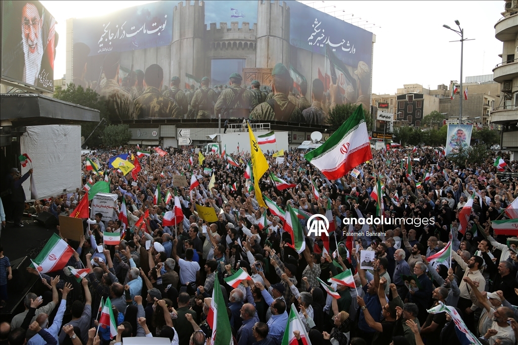 بمشاركة بزشكيان.. مظاهرة حاشدة في طهران تنديدا بالعدوان الأمريكي