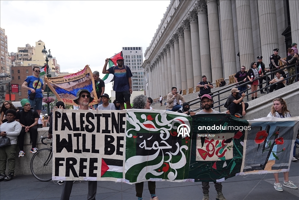 New York'ta İsrail'in Gazze ve İran'a yönelik saldırılarına karşı protesto yürüyüşü düzenlendi
