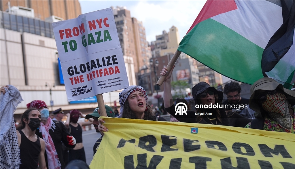 New York'ta İsrail'in Gazze ve İran'a yönelik saldırılarına karşı protesto yürüyüşü düzenlendi