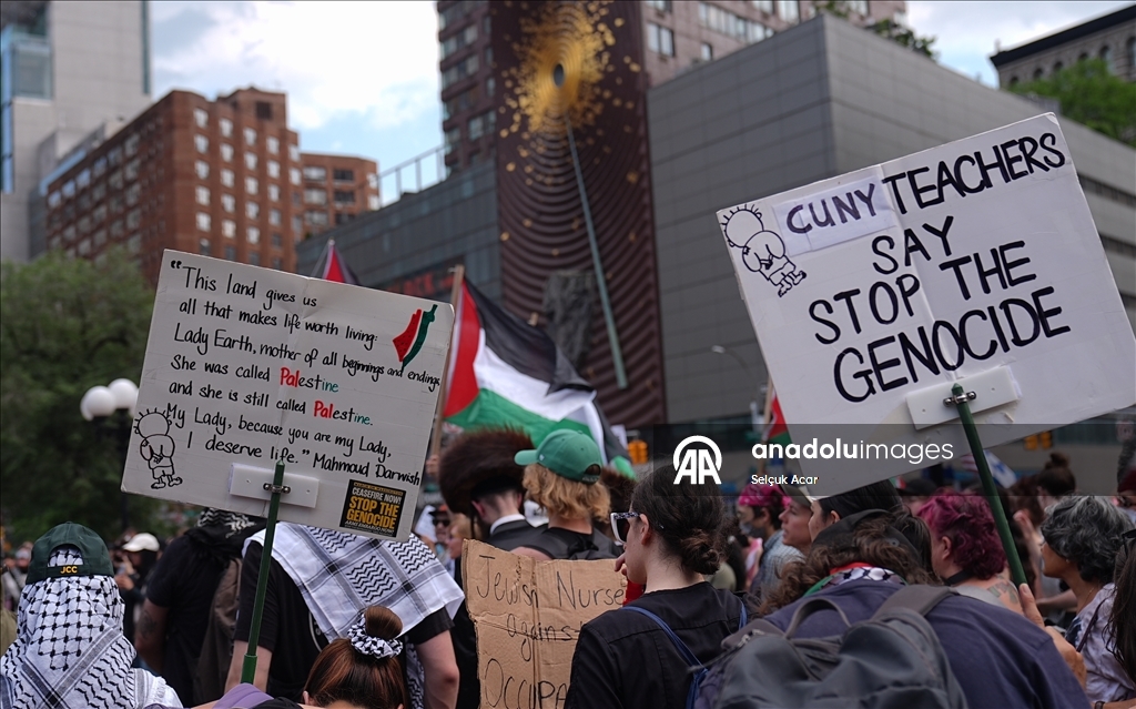 New York'ta İsrail'in Gazze ve İran'a yönelik saldırılarına karşı protesto yürüyüşü düzenlendi