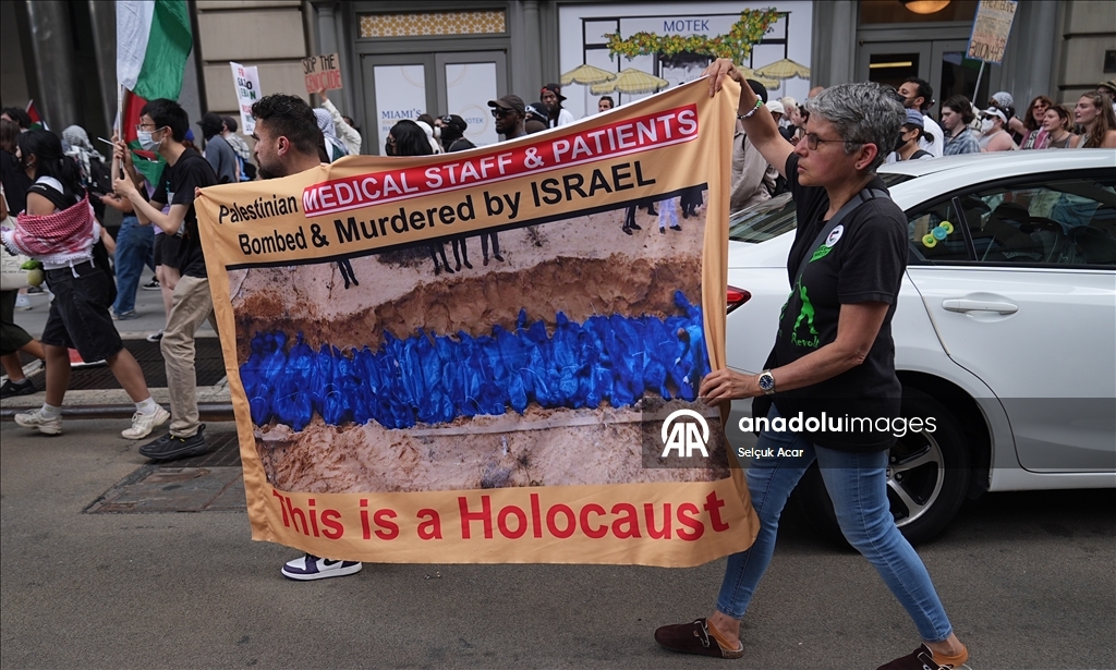 New York'ta İsrail'in Gazze ve İran'a yönelik saldırılarına karşı protesto yürüyüşü düzenlendi