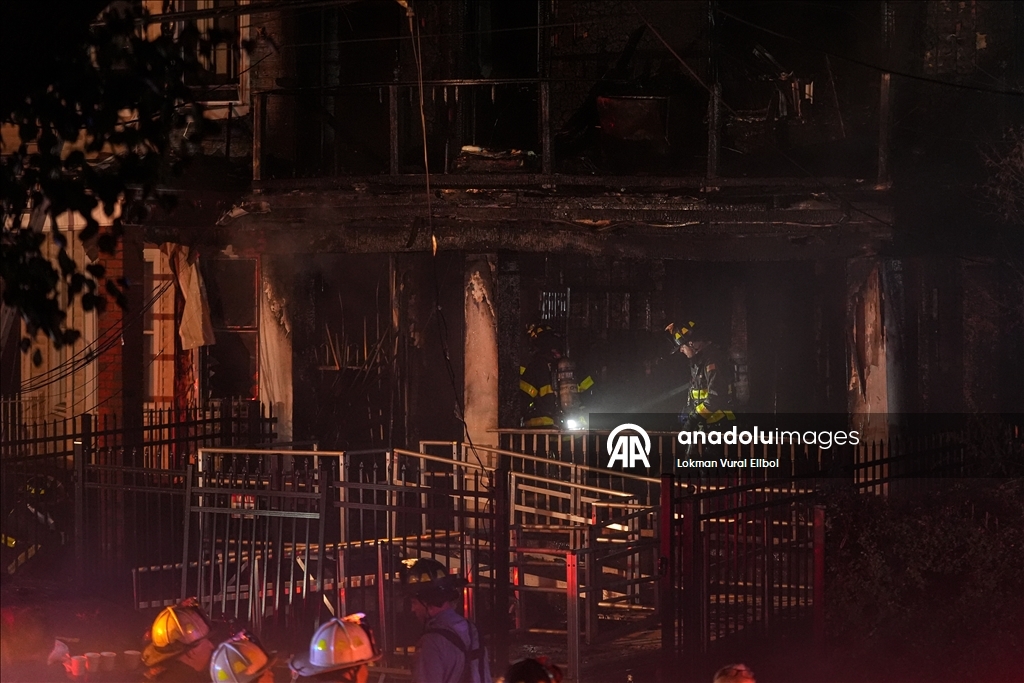При пожаре в Бронксе пострадали 14 человек