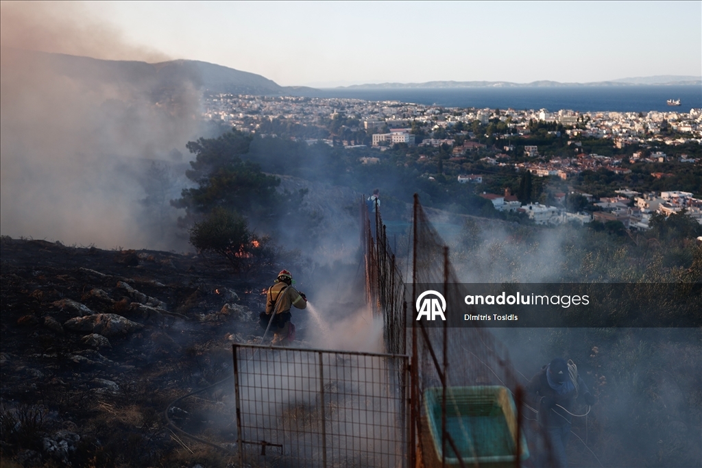 Yunanistan’da ormanlık alanda yangın çıktı​
