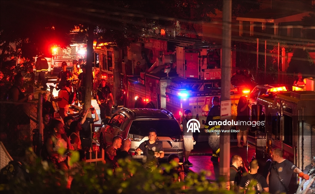 При пожаре в Бронксе пострадали 14 человек