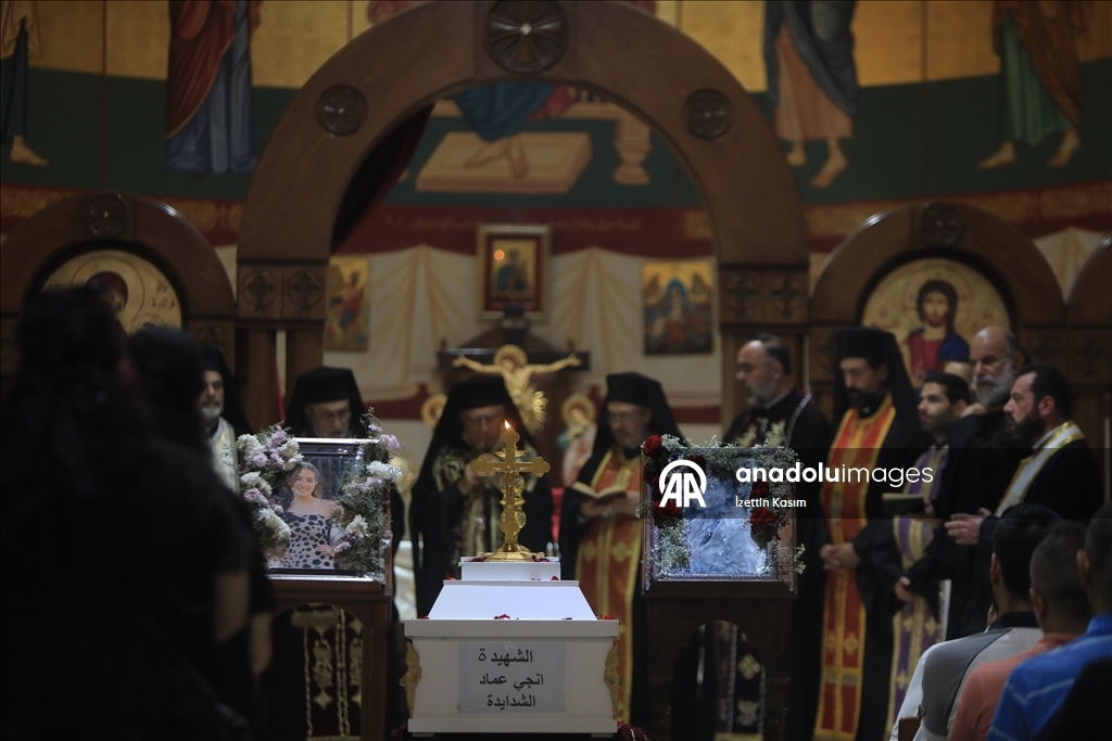 Şam'da Mar İlyas Kilisesi saldırısında yaşamını yitirenler için toplu cenaze töreni yapıldı