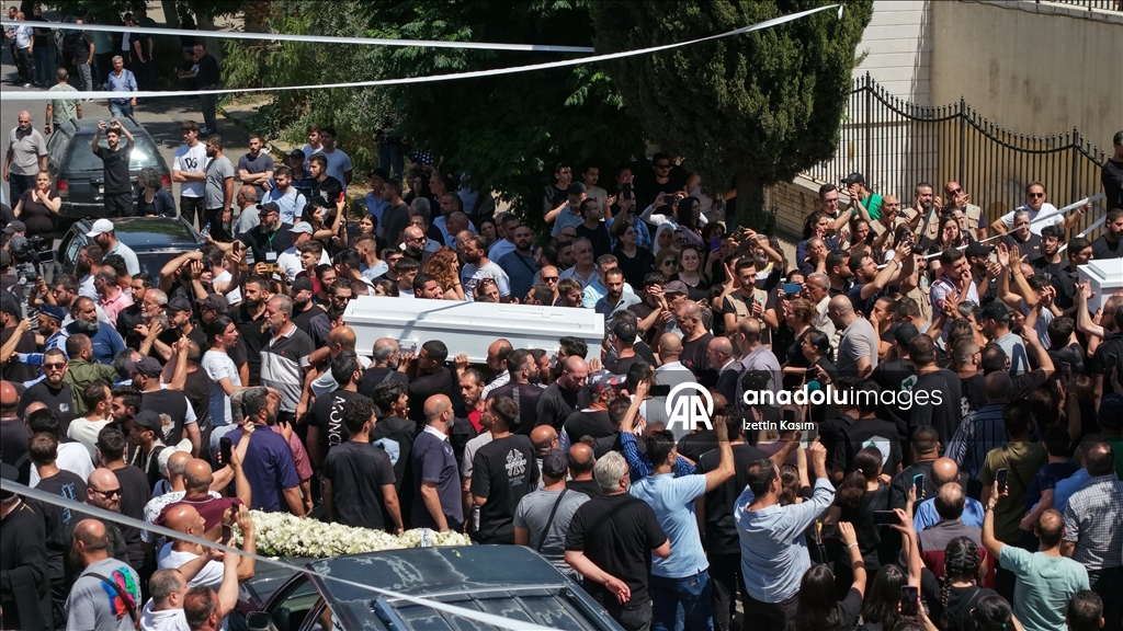 Şam'da Mar İlyas Kilisesi saldırısında yaşamını yitirenler için toplu cenaze töreni yapıldı