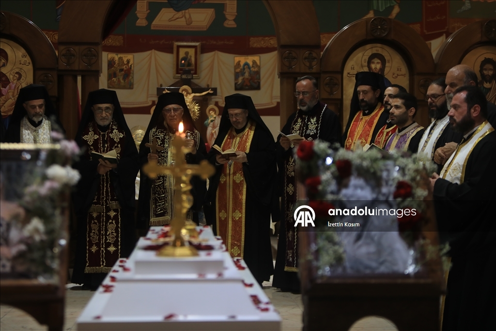 Şam'da Mar İlyas Kilisesi saldırısında yaşamını yitirenler için toplu cenaze töreni yapıldı