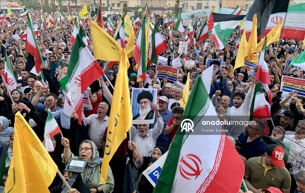Tahran'da İran ve İsrail arasındaki ateşkes sonrası kutlama yapıldı
