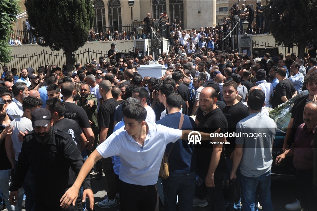 Şam'da Mar İlyas Kilisesi saldırısında yaşamını yitirenler için toplu cenaze töreni yapıldı