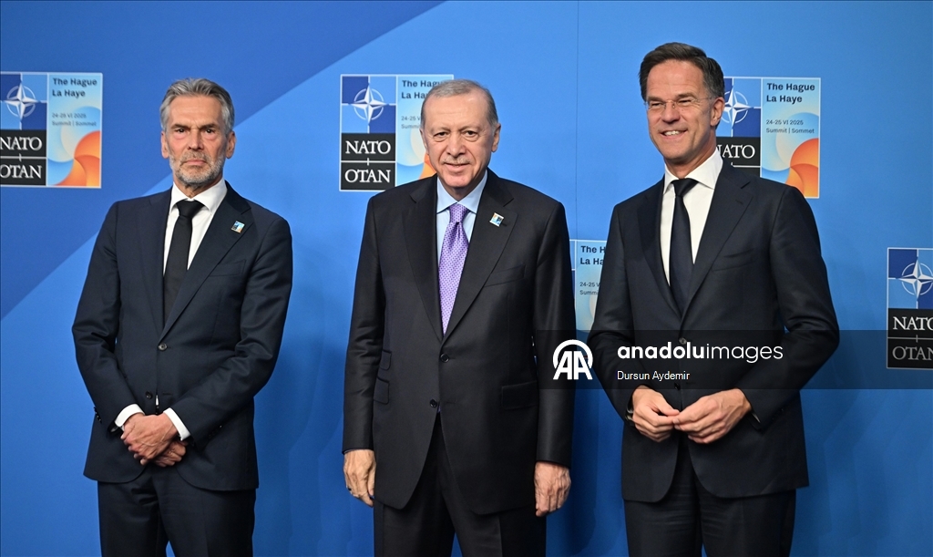 Cumhurbaşkanı Erdoğan, NATO Zirvesi için Hollanda'da