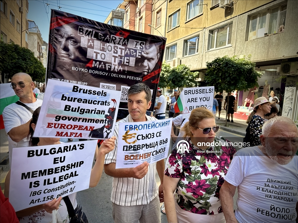 Sofya'da Bulgaristan'ın avroya geçişi protesto edildi