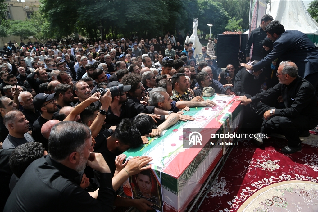 İsrail'in İran saldırısında hayatını kaybeden Devrim Muhafızları üyesinin cenaze töreni