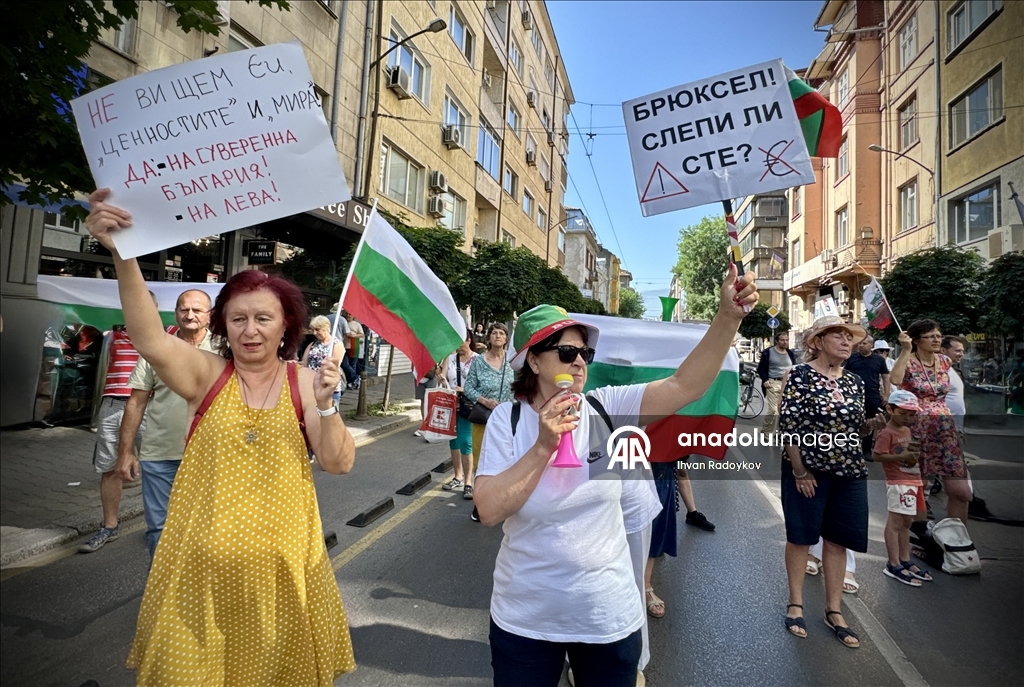 Sofya'da Bulgaristan'ın avroya geçişi protesto edildi