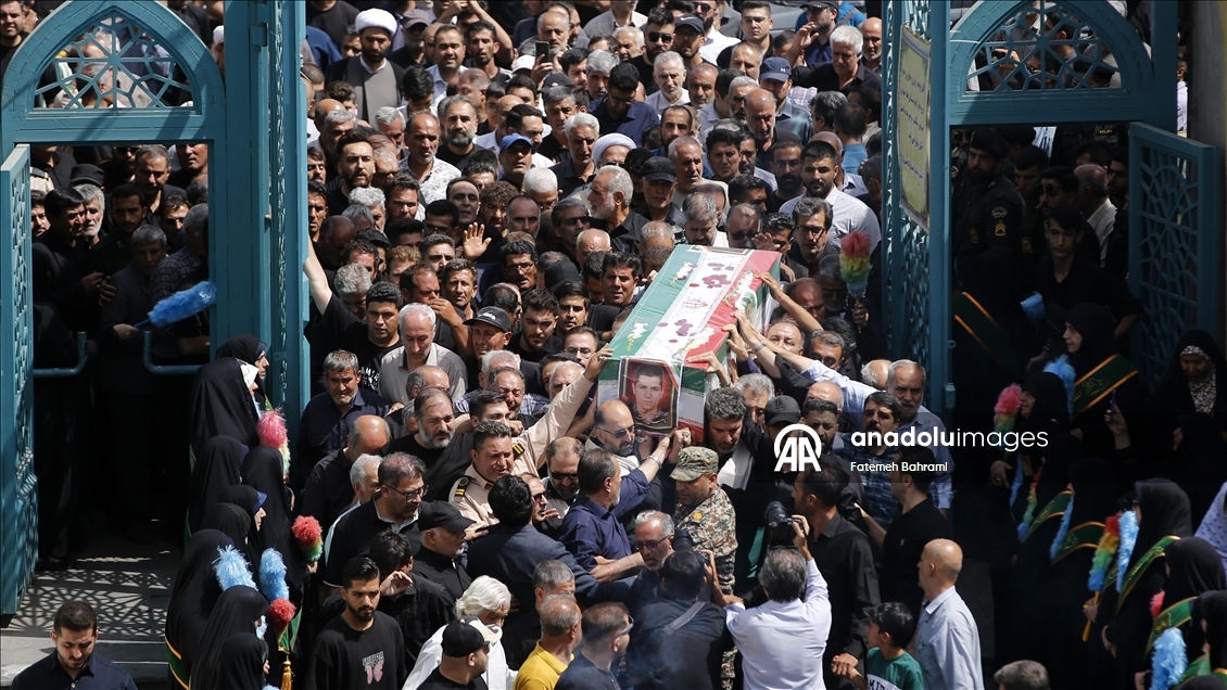 İsrail'in İran saldırısında hayatını kaybeden Devrim Muhafızları üyesinin cenaze töreni