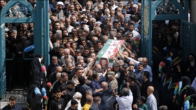 İsrail'in İran saldırısında hayatını kaybeden Devrim Muhafızları üyesinin cenaze töreni