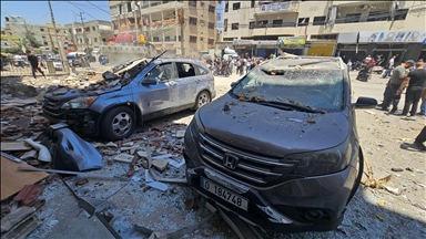 İsrail savaş uçakları Lübnan'ın güneyindeki Nabatiye kırsalına yoğun hava saldırısı düzenledi