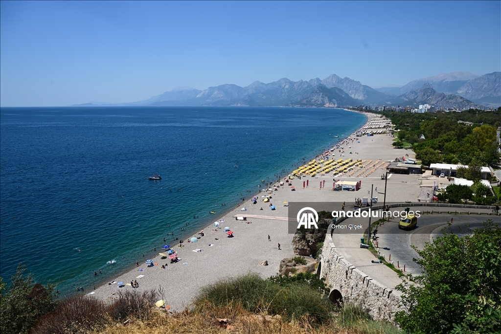 Antalya'da yüksek nem ve sıcak bunalttı