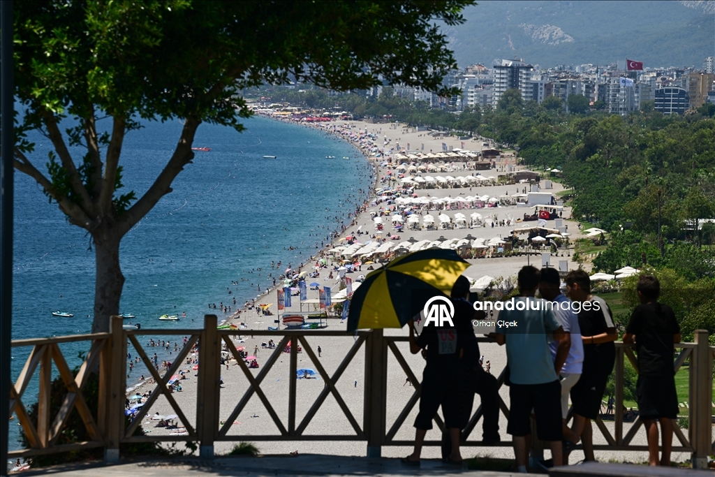 Antalya'da yüksek nem ve sıcak bunalttı