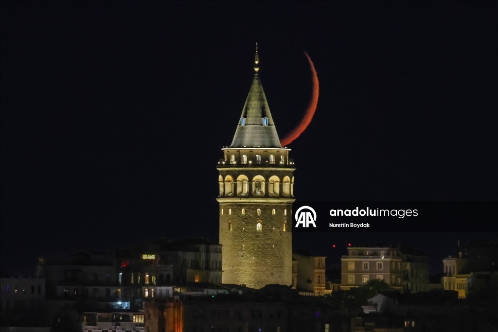İstanbul'da hilal