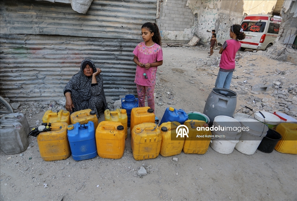 İsrail saldırıları altındaki Gazze'de su sıkıntısı