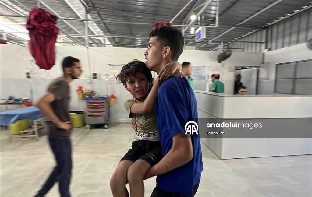 Gazze’de Bureyc Mülteci Kampı’na düzenlenen saldırıda 6 kişi yaşamını yitirdi
