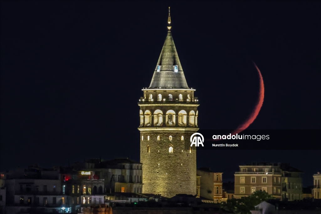 İstanbul'da hilal