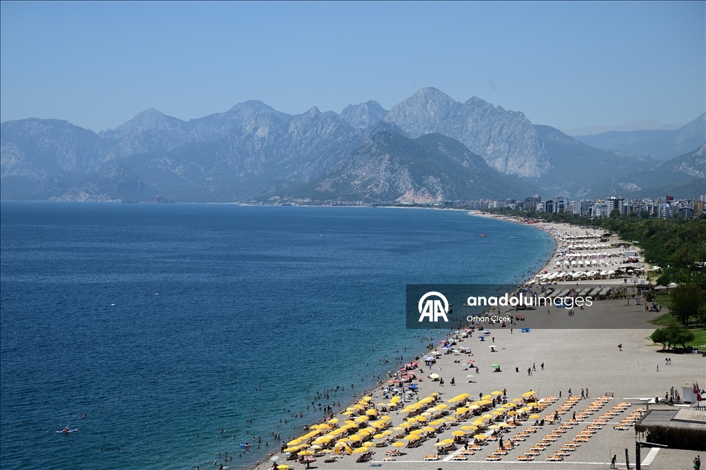 Antalya'da yüksek nem ve sıcak bunalttı